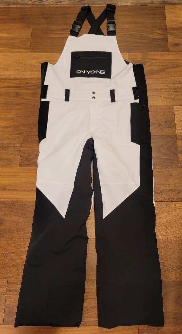 【使用3回】ONYONE スキーウェア ジャケットM、パンツL