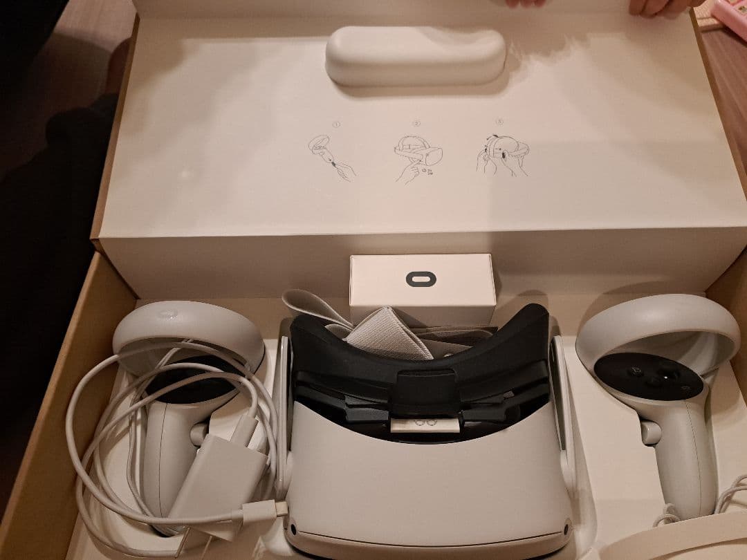  Quest 2 VRヘッドセット　箱に傷あり。256ギガ