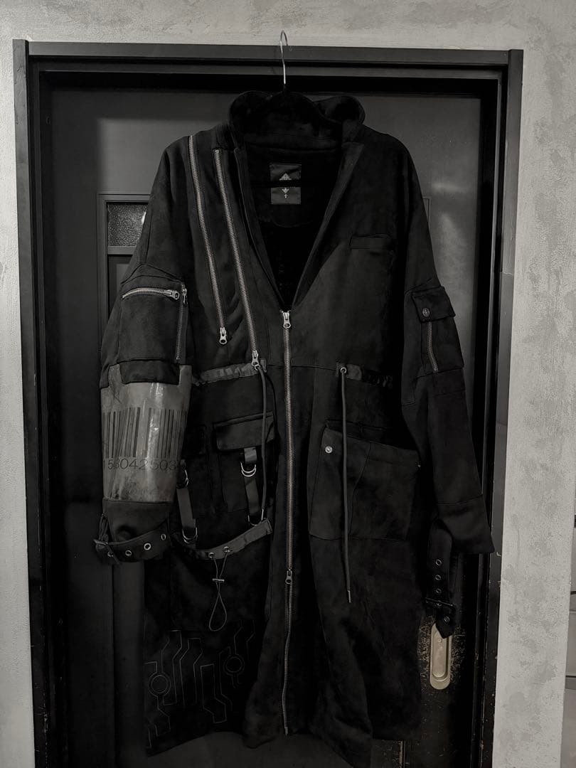 じんいち可愛い黒コート