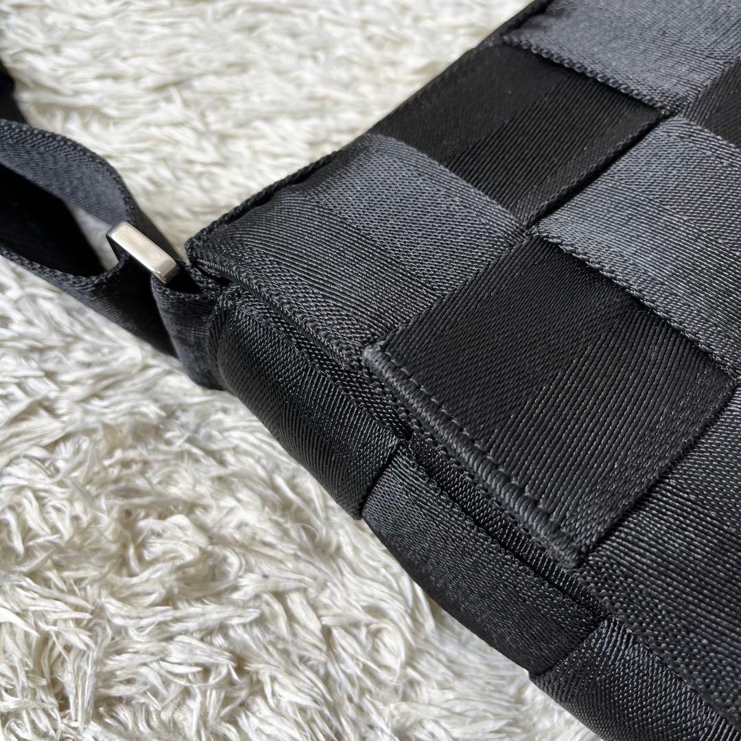 ボッテガヴェネタ　ショルダーバッグ　カセット　ナイロン　黒　ブラック　メンズ