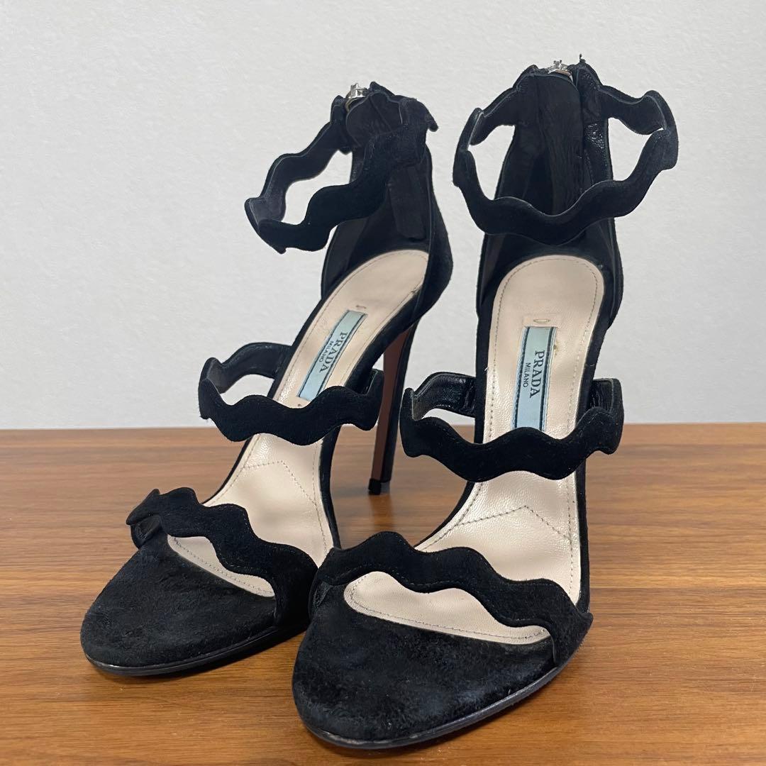 【極美品】PRADA★3連スカラップカット　サンダル　ハイヒール　スエード　黒
