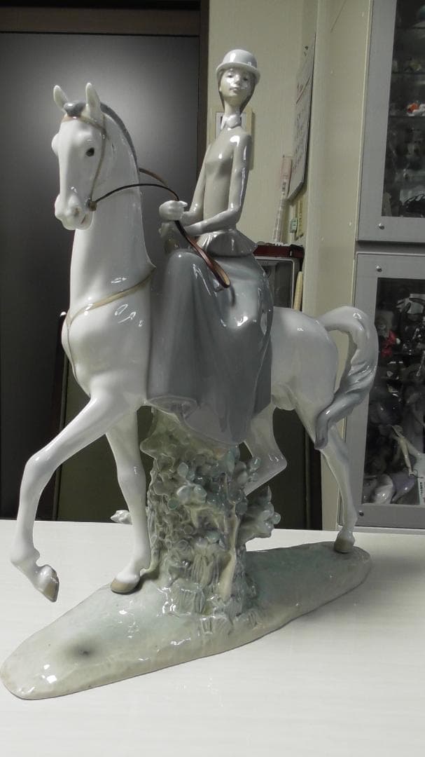 ヨシカネ　LLADRO　リヤドロ　【白い馬の少女】１３　リアドロ　L483