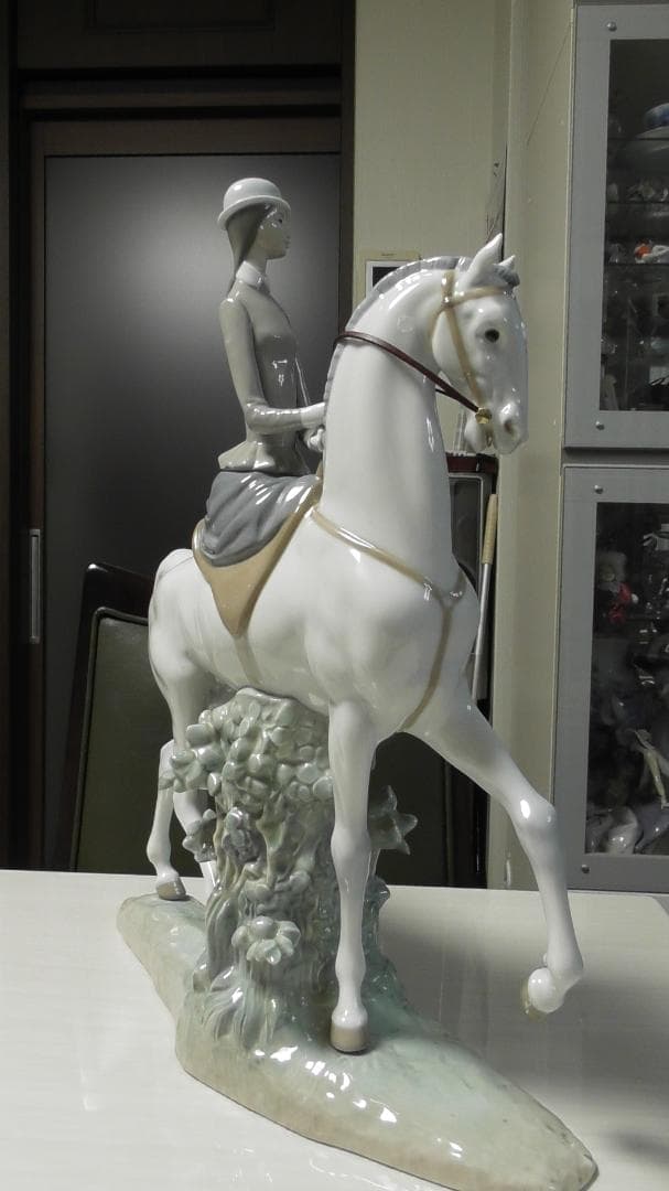 ヨシカネ　LLADRO　リヤドロ　【白い馬の少女】１３　リアドロ　L483