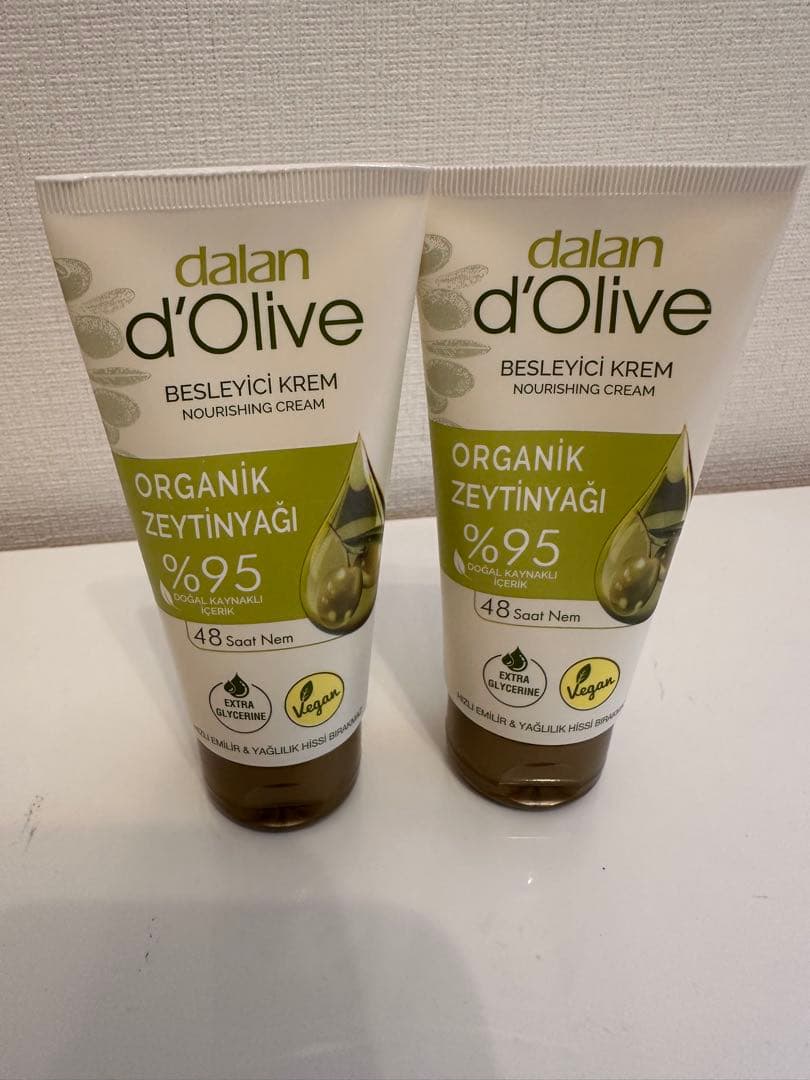 オリーブオイル配合ハンドクリーム60ml×2 新品　お取り置き