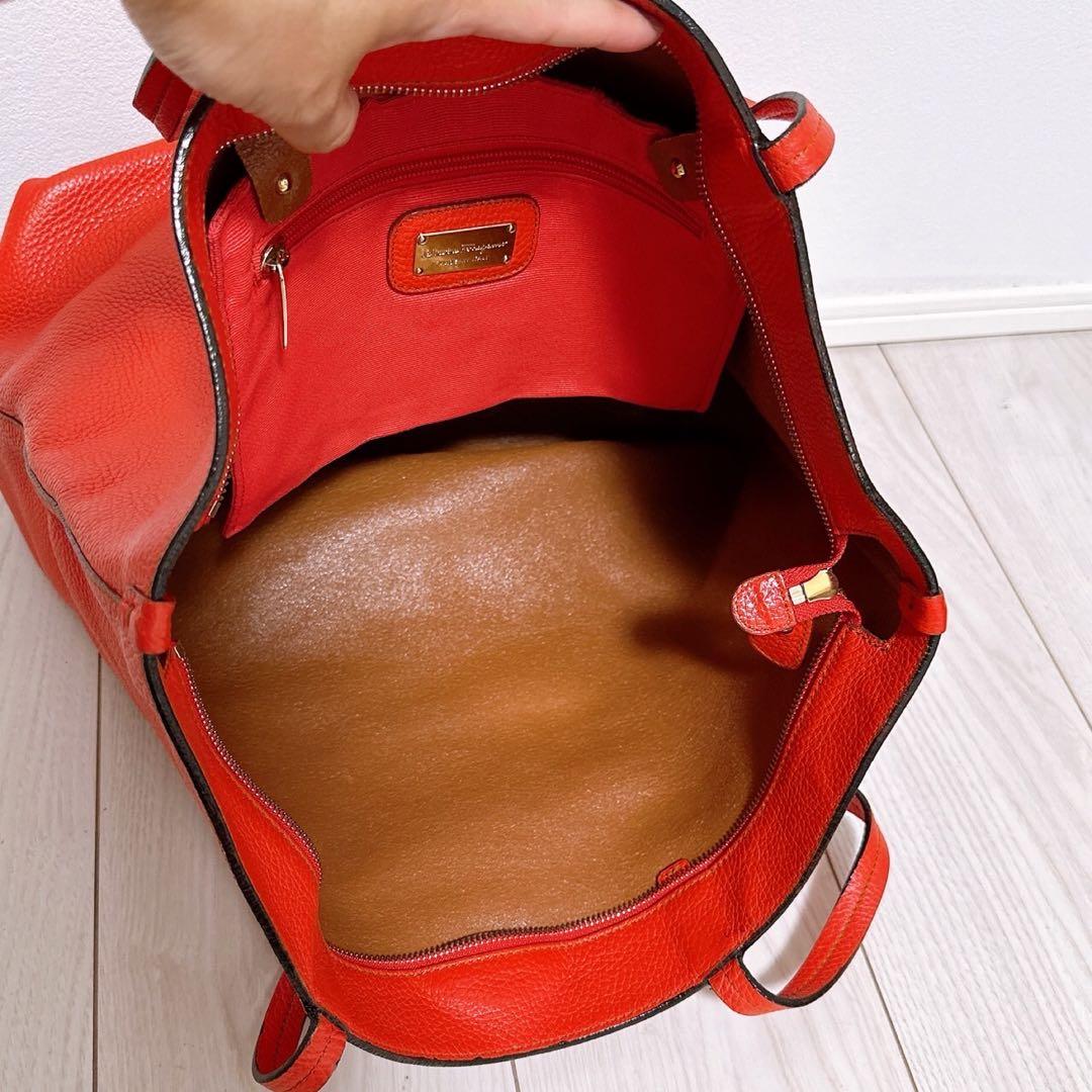 《格安》Ferragamo(フェラガモ)トートバッグ　大きめ　A4