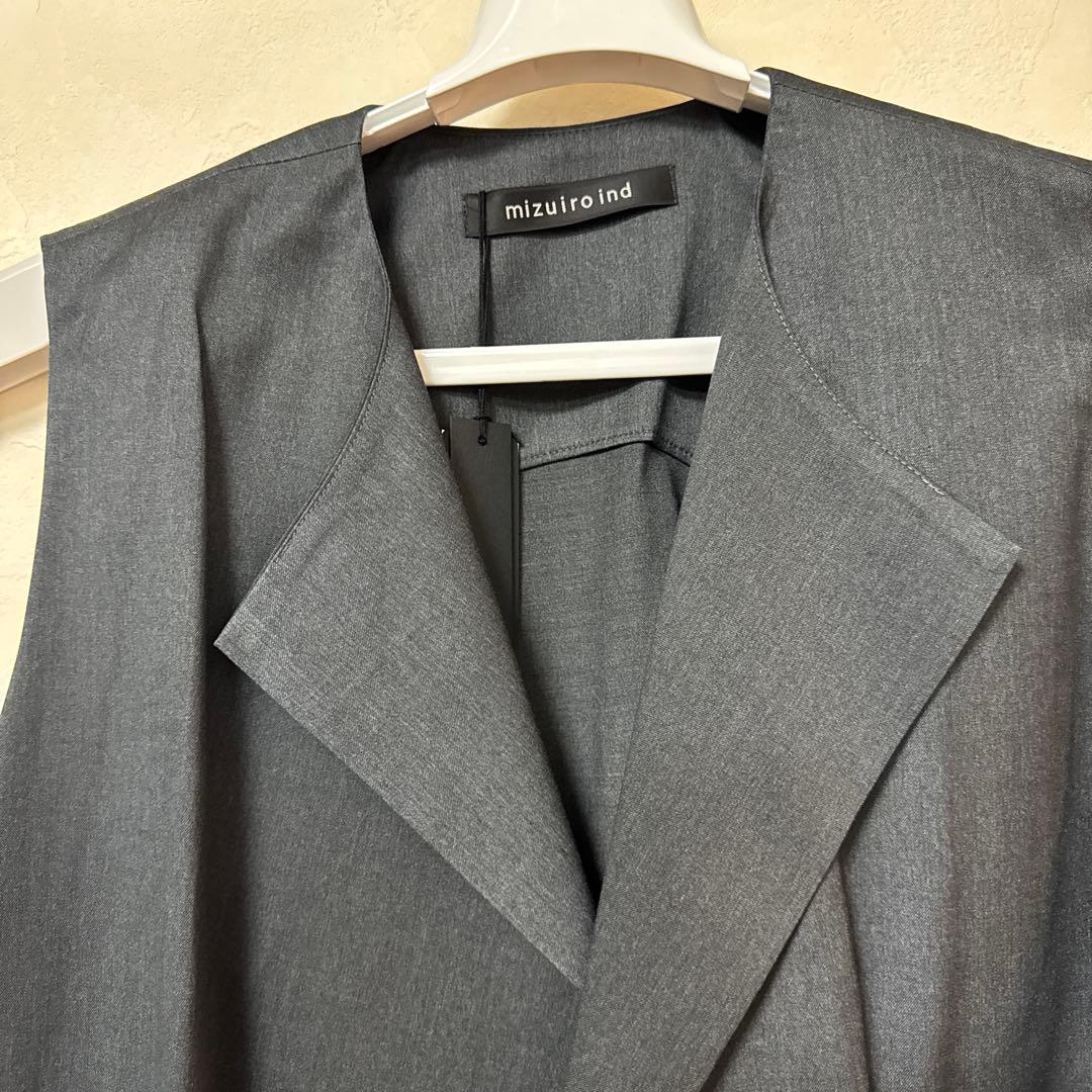 mizuiro ind クルーネックショートベスト　チャコールグレー92番色