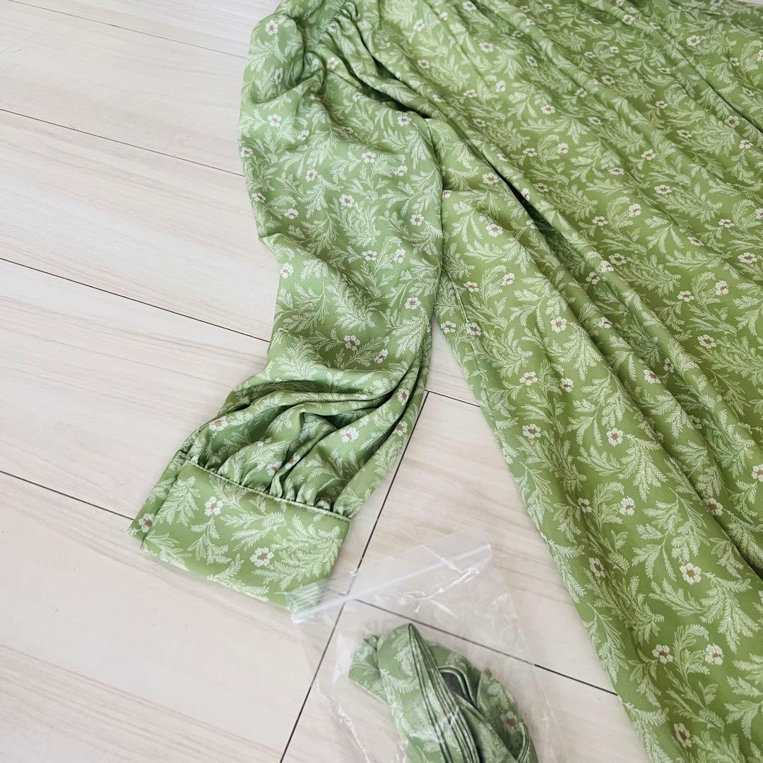 タグ付き　ローラアシュレイ　長袖ワンピース　ボウタイ　ベルト　花柄　総柄　42