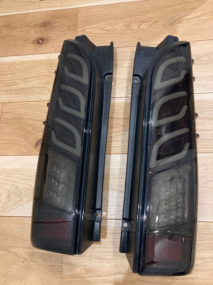 Dazz Followers ダズフェローズ　テールランプ　LED　ハイエース