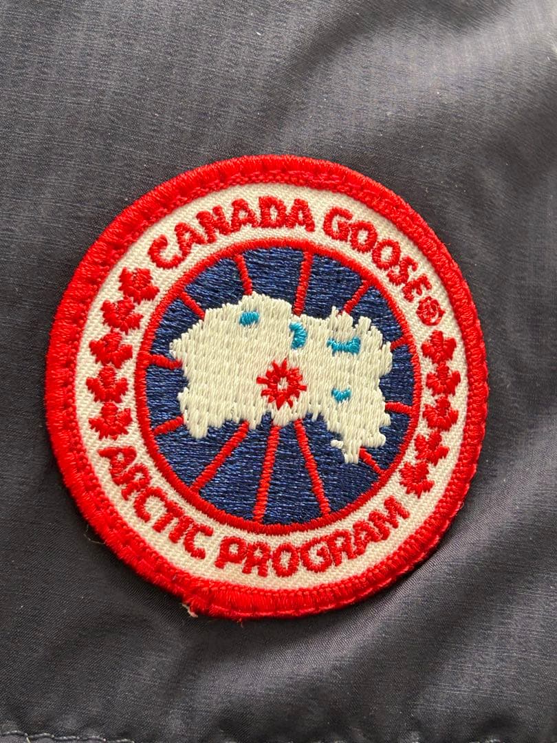 最終新品タグ付き カナダグースアームストロングフーディー