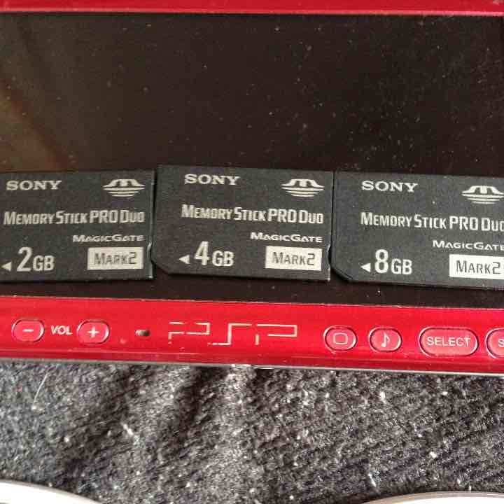 psp-3000 ソフト付き メモリ付き