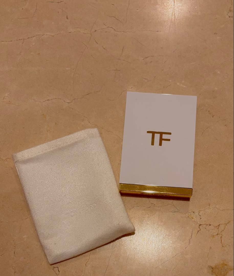 TOM FORD ソレイユアイ カラークオード限定品 01エメラルド ダスク