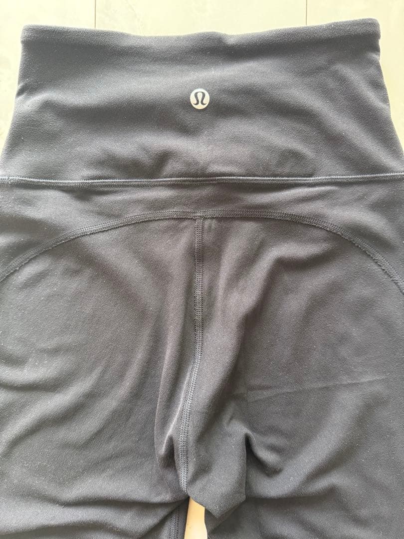 ルルレモン　スーパーハイライズ　フレアレギンスXS