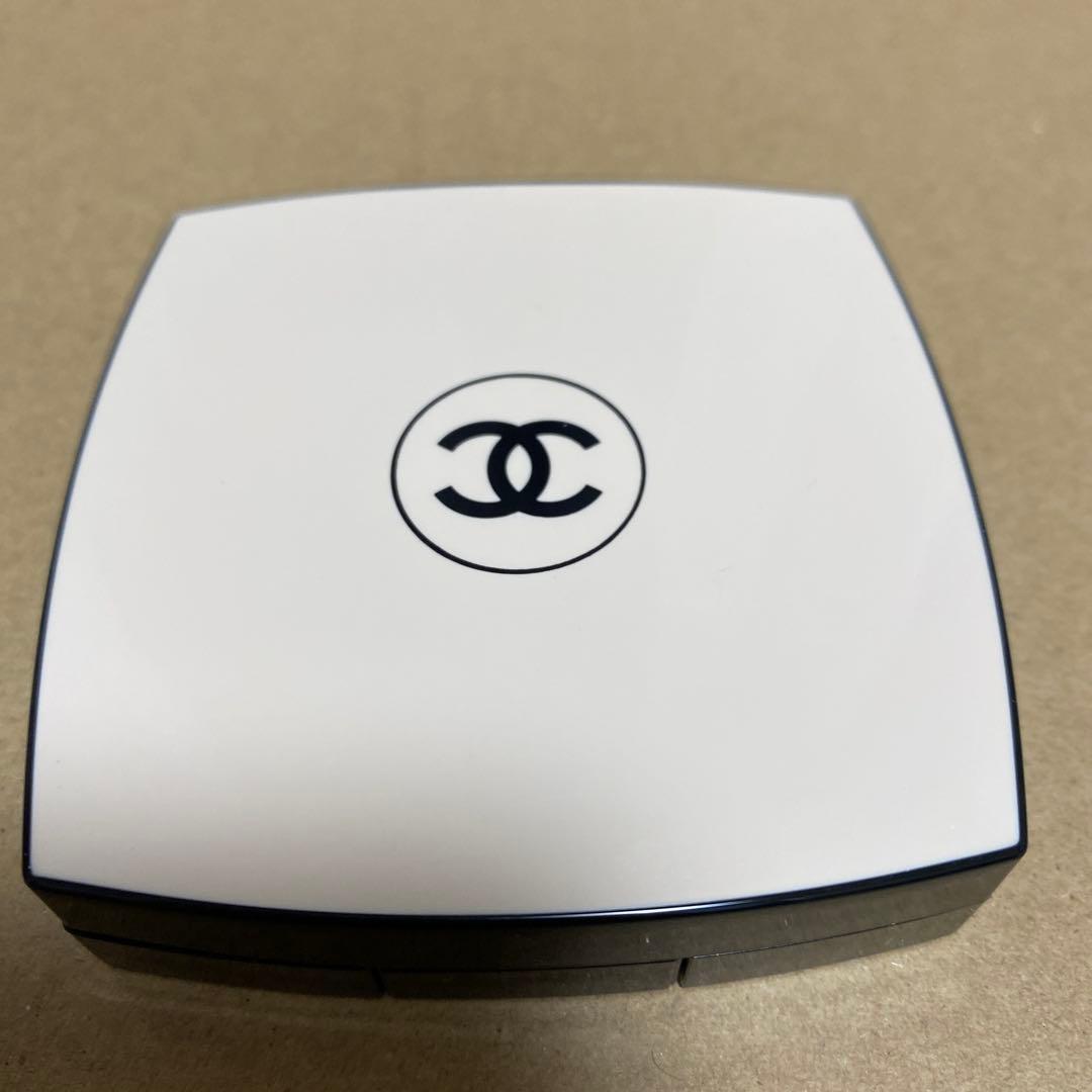 CHANEL シャネル アイシャドウ レ ベージュ パレット ルガール ライト