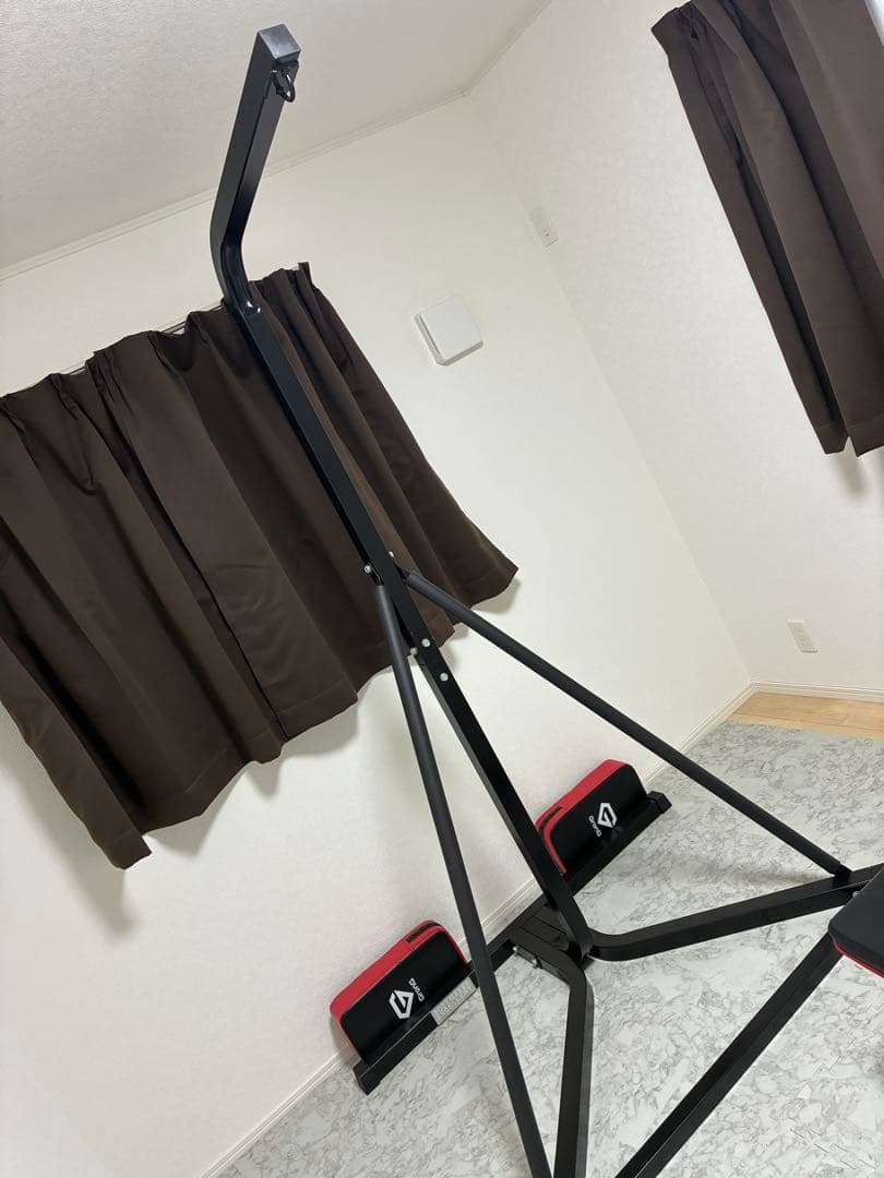 吊り下げ式サンドバッグスタンド