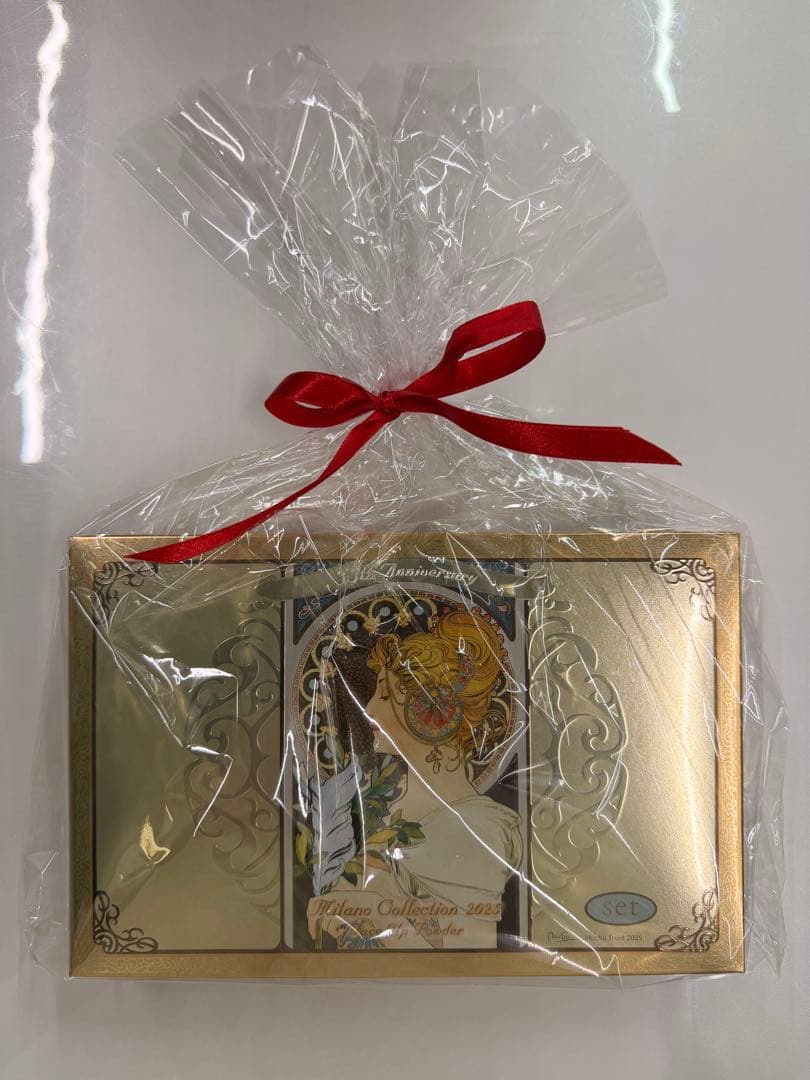 ミラノコレクション　フェースアップパウダー2025 セット　紙袋付き