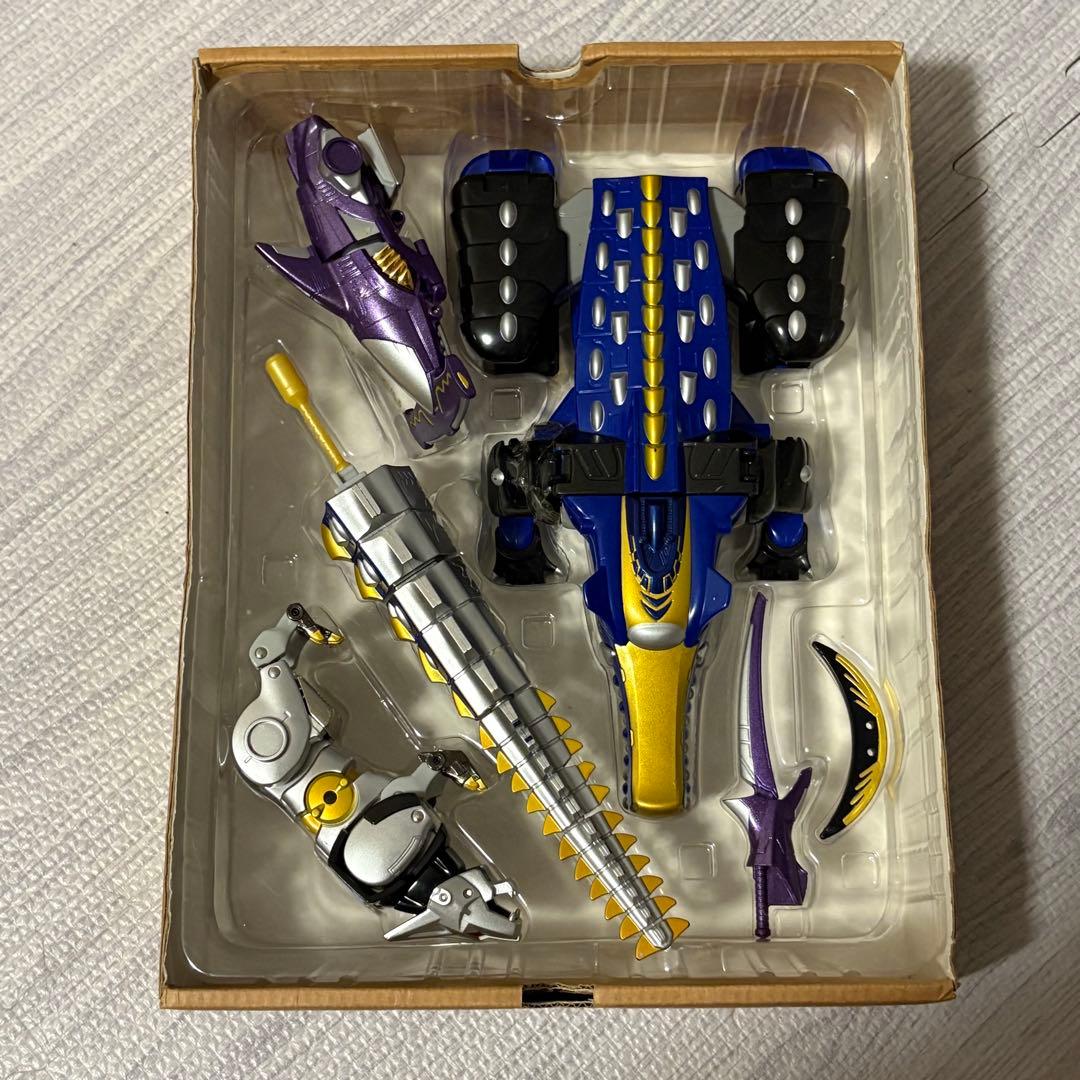 DX超合金　ガオハンター　特別版　ガオリゲーターブルーバージョン　ガオレンジャー