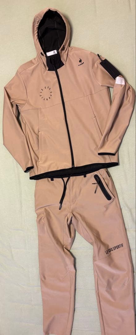 le coq sportif フード付きジャケット パンツベージュセットアップ