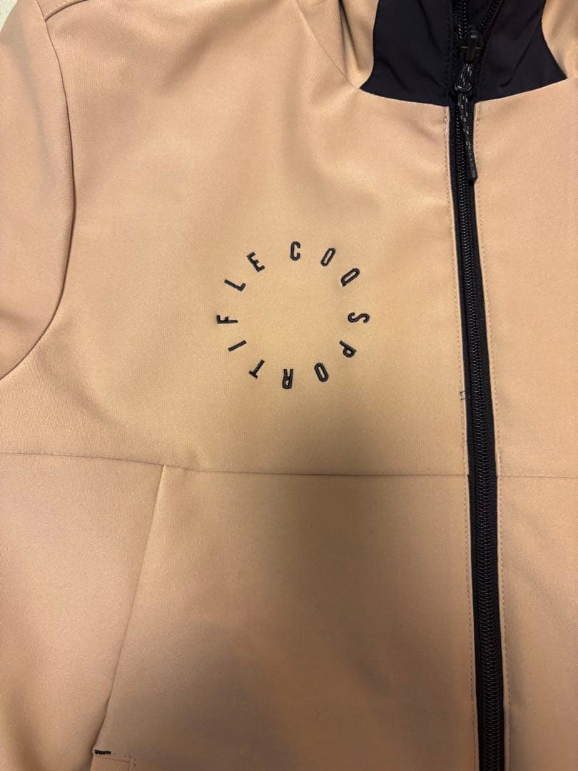 le coq sportif フード付きジャケット パンツベージュセットアップ