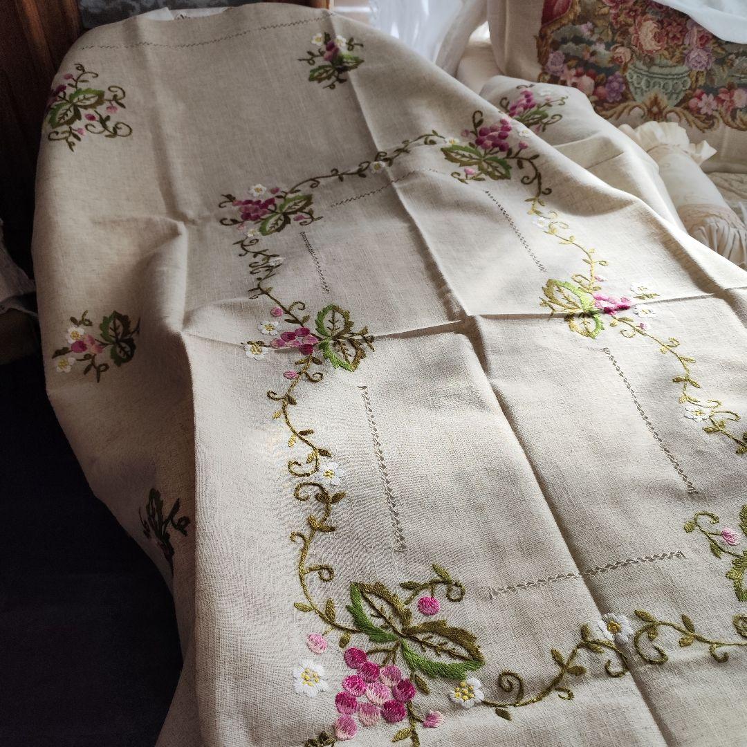 ヴィンテージ 混紡リネン 葡萄蔓 手刺繍　大判テーブルクロス