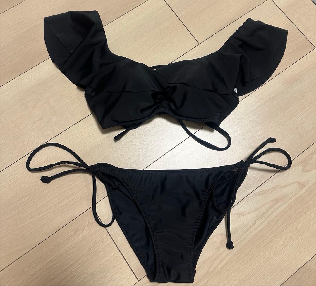 サンアイリゾート フリル付きブラックビキニ