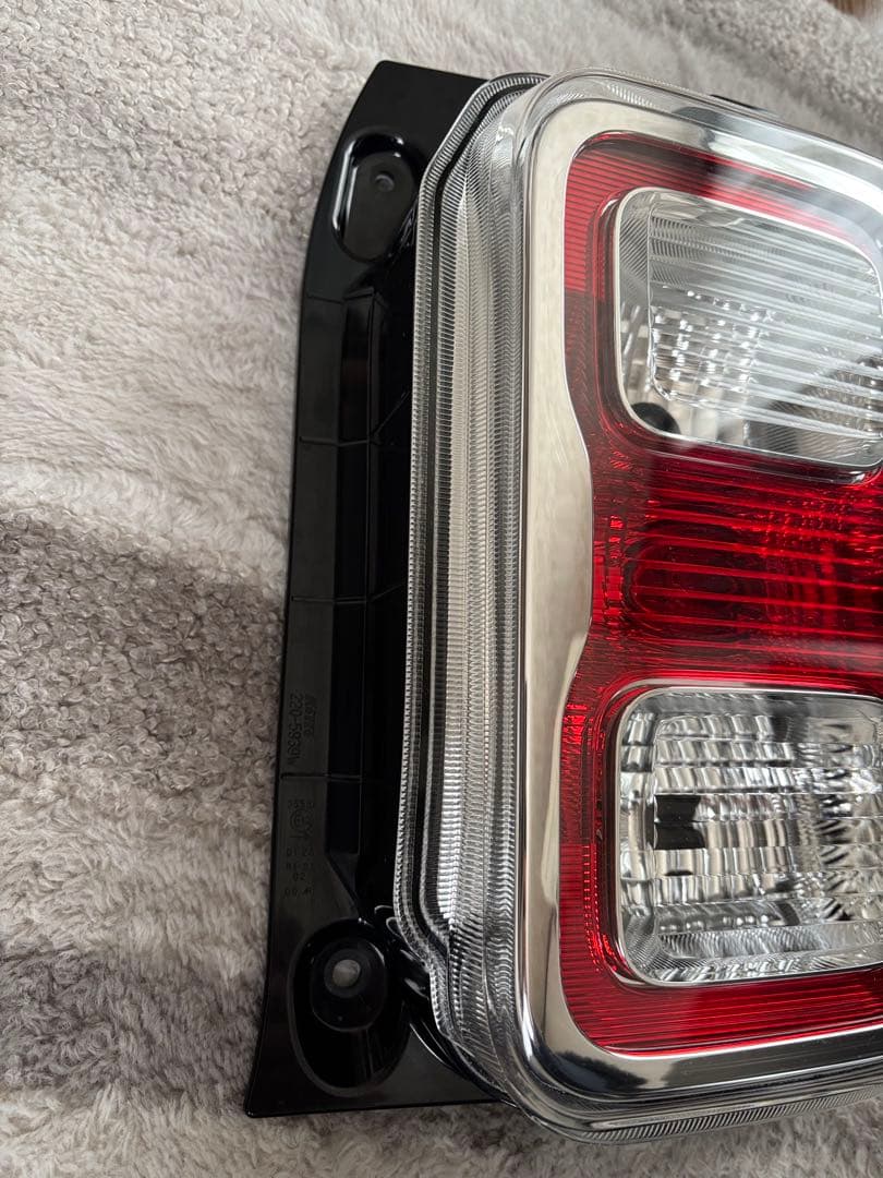 ハスラー 右テールランプ