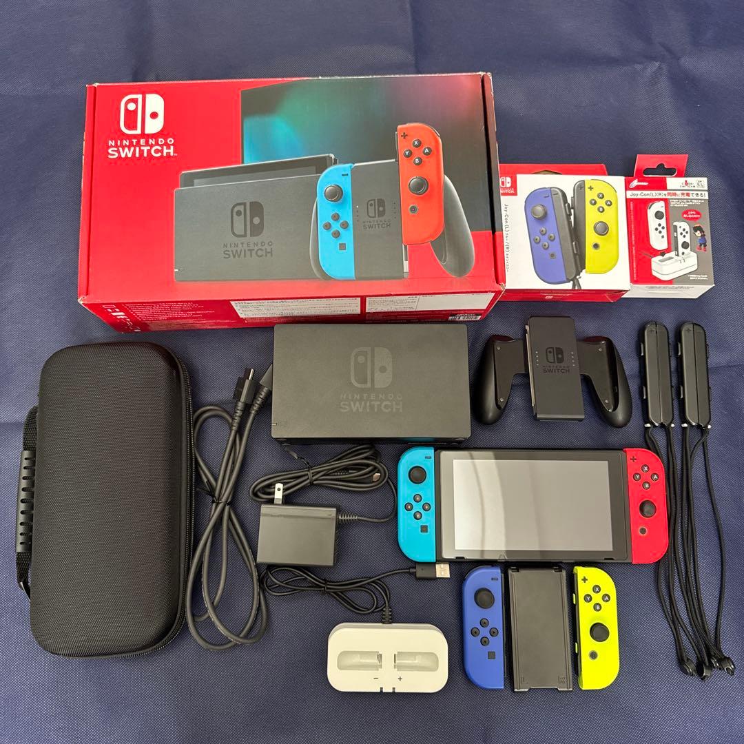 Switch本体完全セット＋ジョイコンLR＋充電器＋携帯用ケース