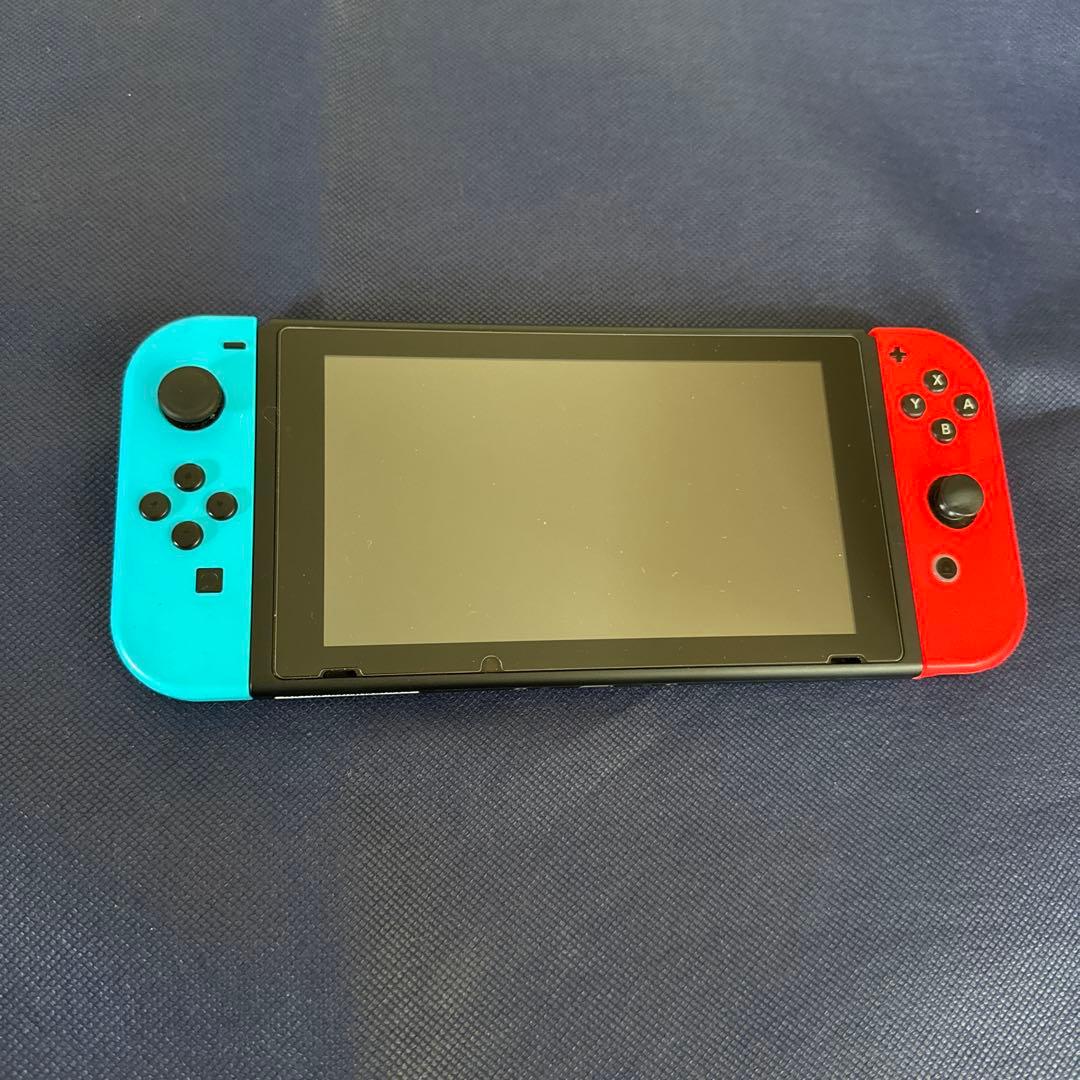 Switch本体完全セット＋ジョイコンLR＋充電器＋携帯用ケース