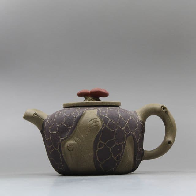 2色の霊芝を春に供紫砂壺 中国宜興 紫泥急須・茶壺・茶道具