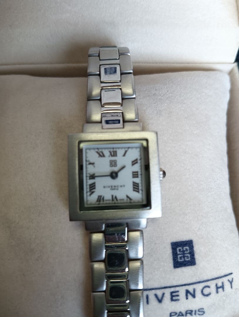 GIVENCHY スクエア型 時計
