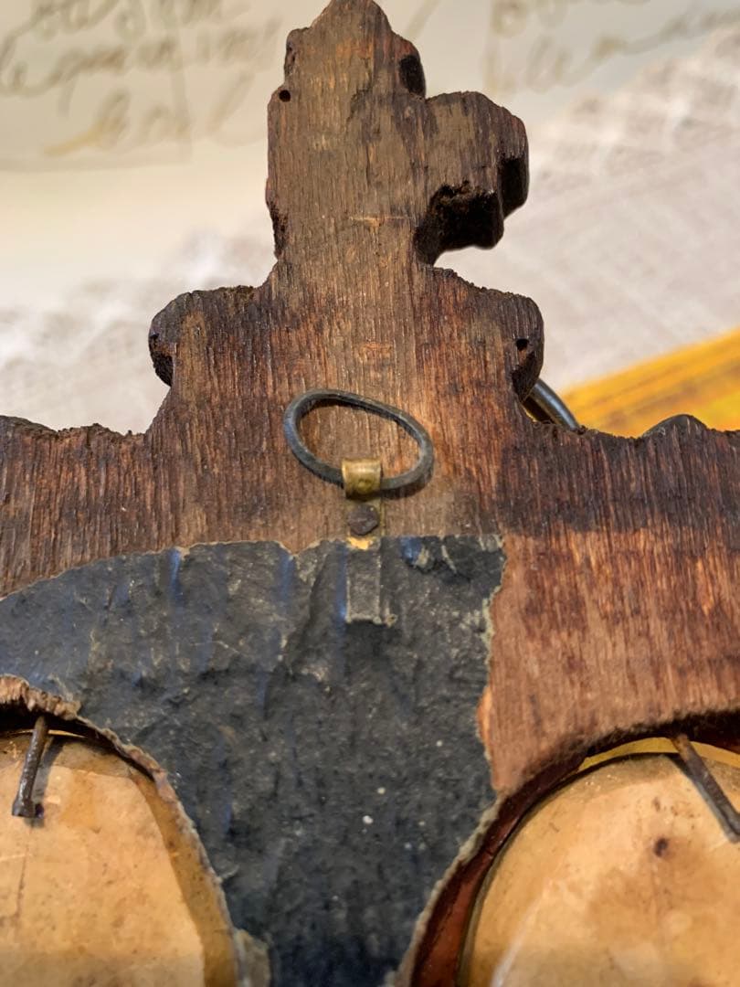 フランス製　アンティークのレアなメダイヨンのガラスドームが2個付いてます！繊細！