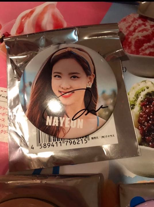 TWICE ナヨン 直筆サイン入り缶バッチ