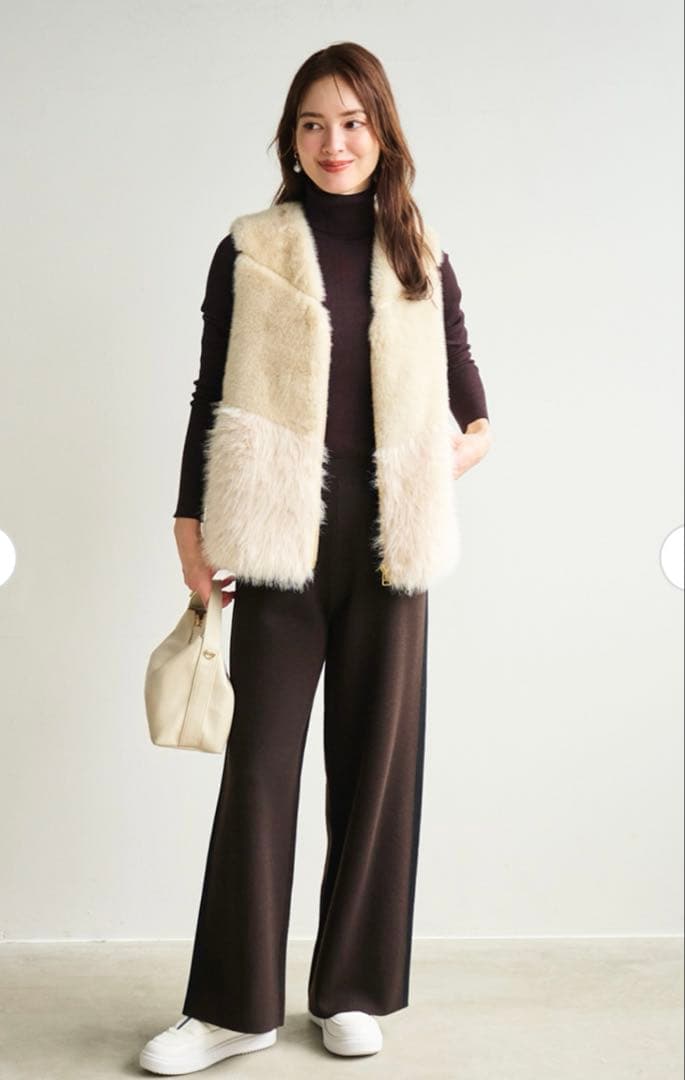 ルーニィLOUNIE 新作フェイクファージレ　今季完売品　新品タグ付