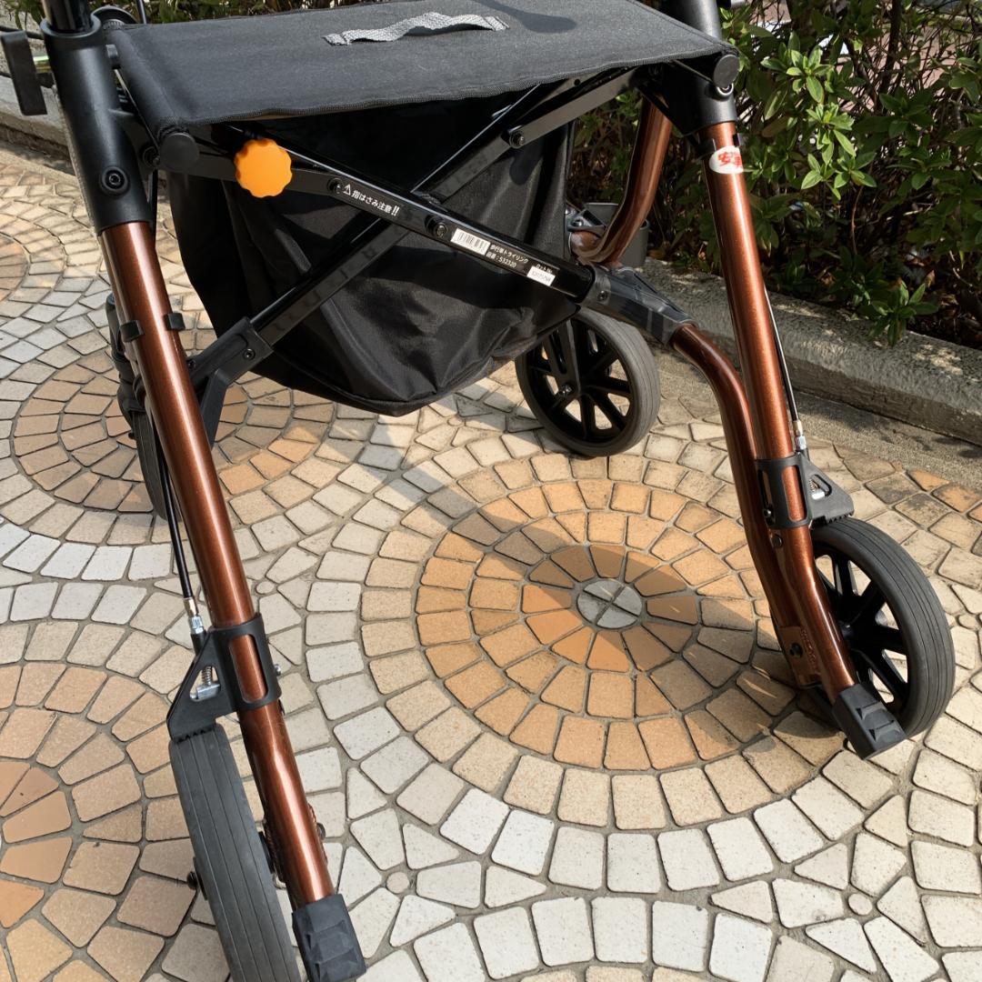 全国送料無料　アロン化成　安寿　折り畳み　歩行車　トライリンク　歩行器　歩行補助