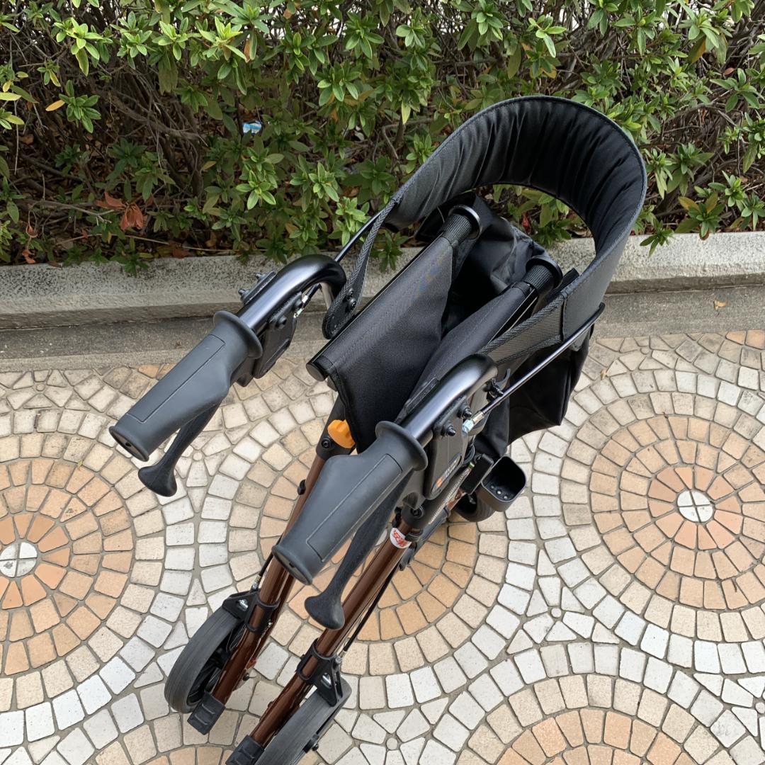 全国送料無料　アロン化成　安寿　折り畳み　歩行車　トライリンク　歩行器　歩行補助