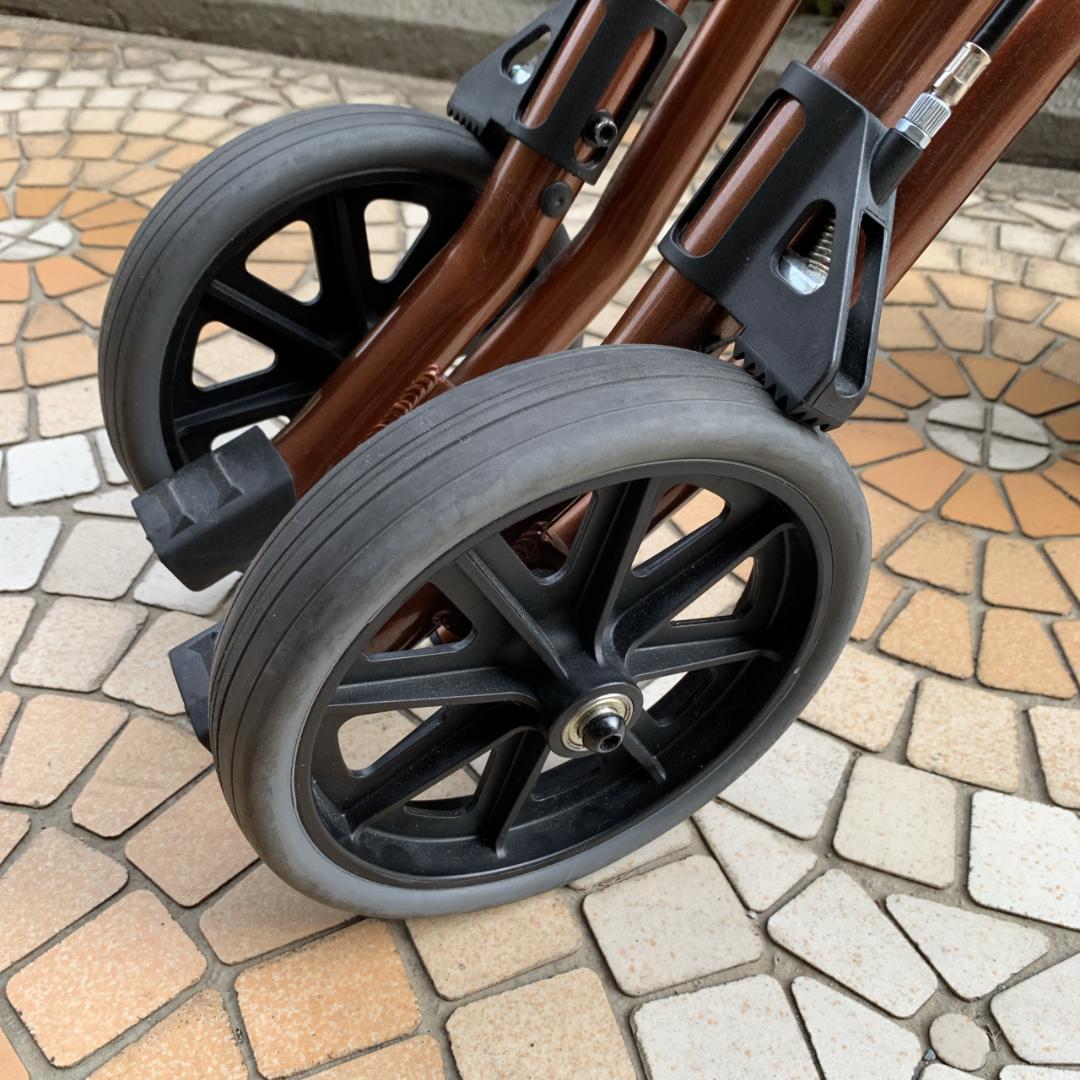 全国送料無料　アロン化成　安寿　折り畳み　歩行車　トライリンク　歩行器　歩行補助