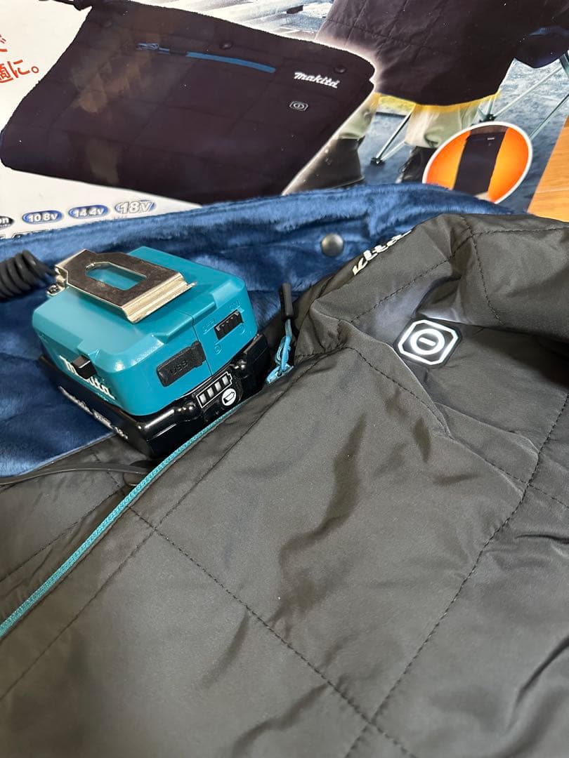 マキタ　充電式暖房ひざ掛け　cb200dbk バッテリーホルダ付き