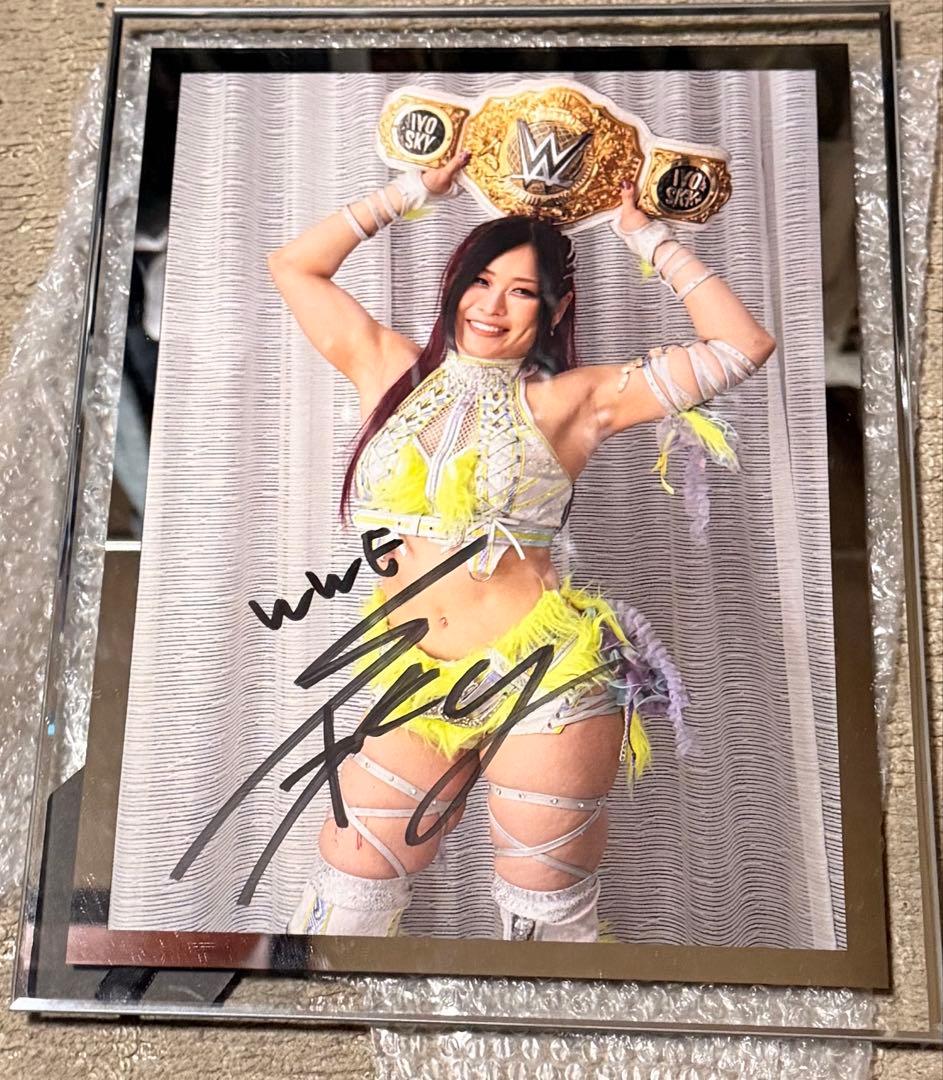 女子プロレス　WWE イヨスカイ　IYO SKY 直筆サイン入りフォトフレーム