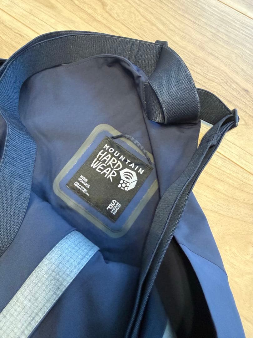 マウンテンハードウェア　つなぎ、スキーウェア　スノボ