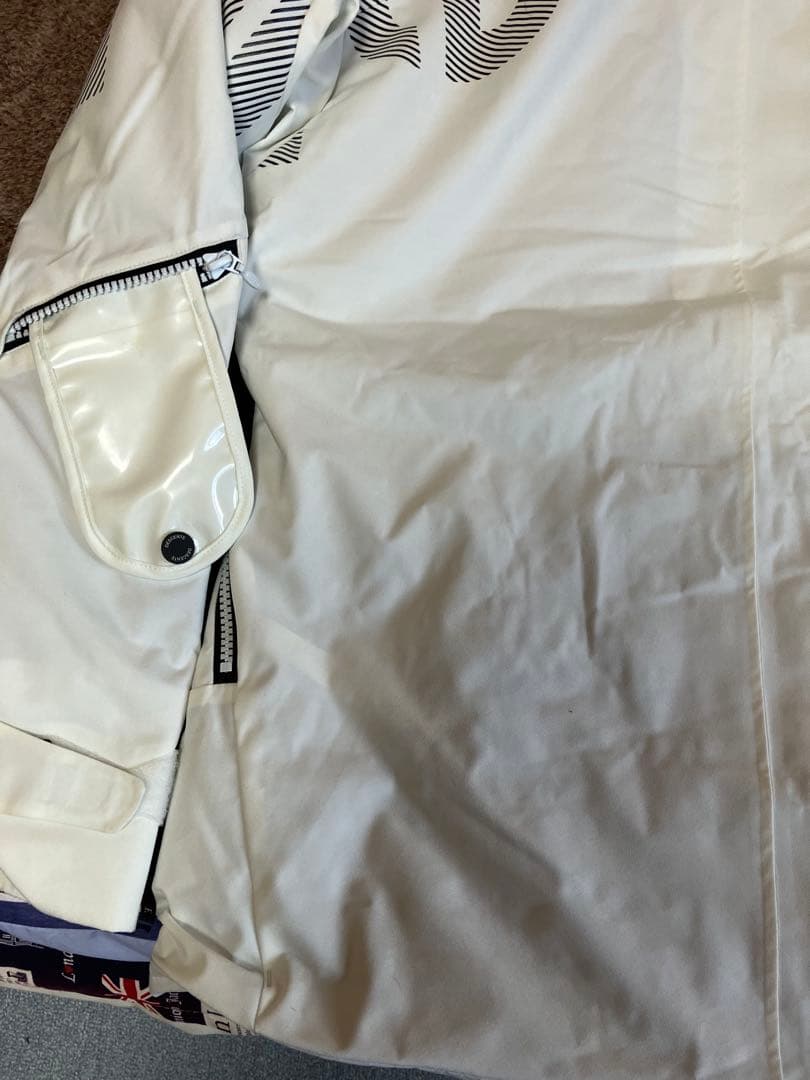 けい　DESCENTE デサント　スキーウェア　上下セット　サイズL