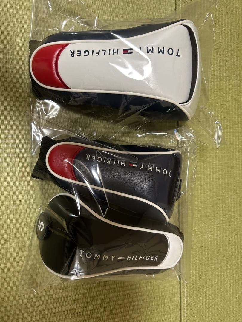 完売トミーヒルフィガー キャディバッグ 希少ロゴプリント　ヘッドカバー3点セット