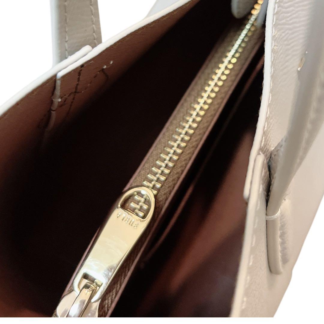 【極美品】FURLA ハンドバッグ VITTORIA M レザー グレージュ