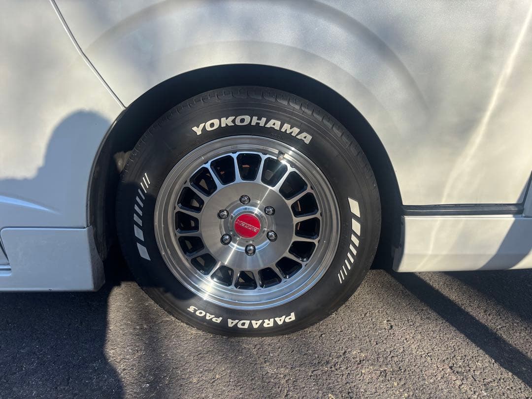 ハイエース　ESSEX ホイール　ヨコハマパラダPA03セット