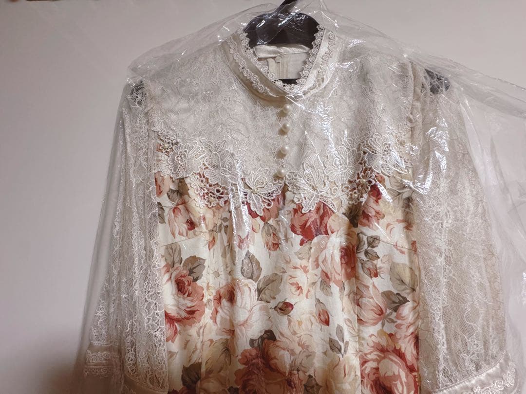 Innocent World クイーン・エリザベス・ローズワンピース