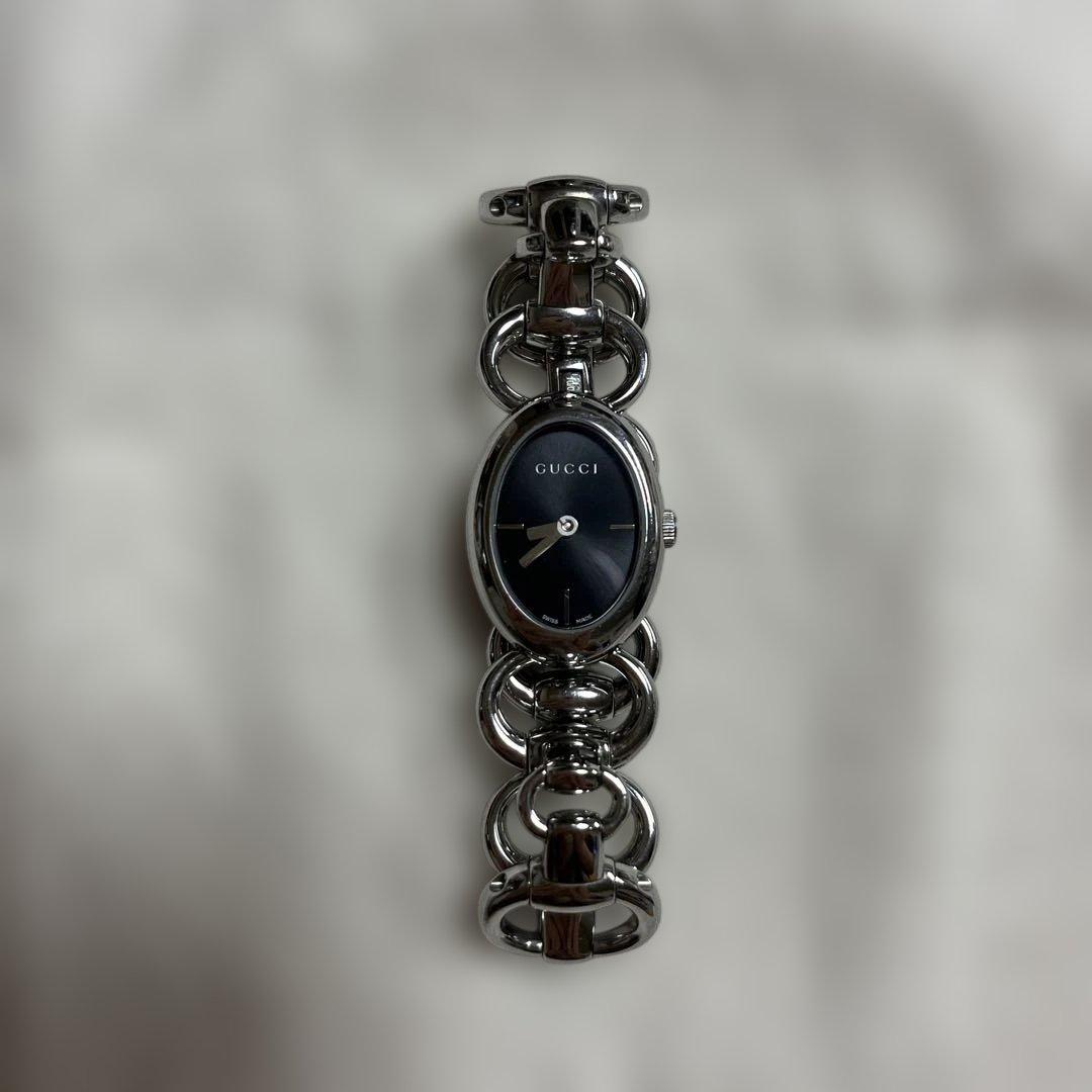 【期間限定値下げ〜10/23】GUCCI シルバー オーバルブレスレットウォッチ
