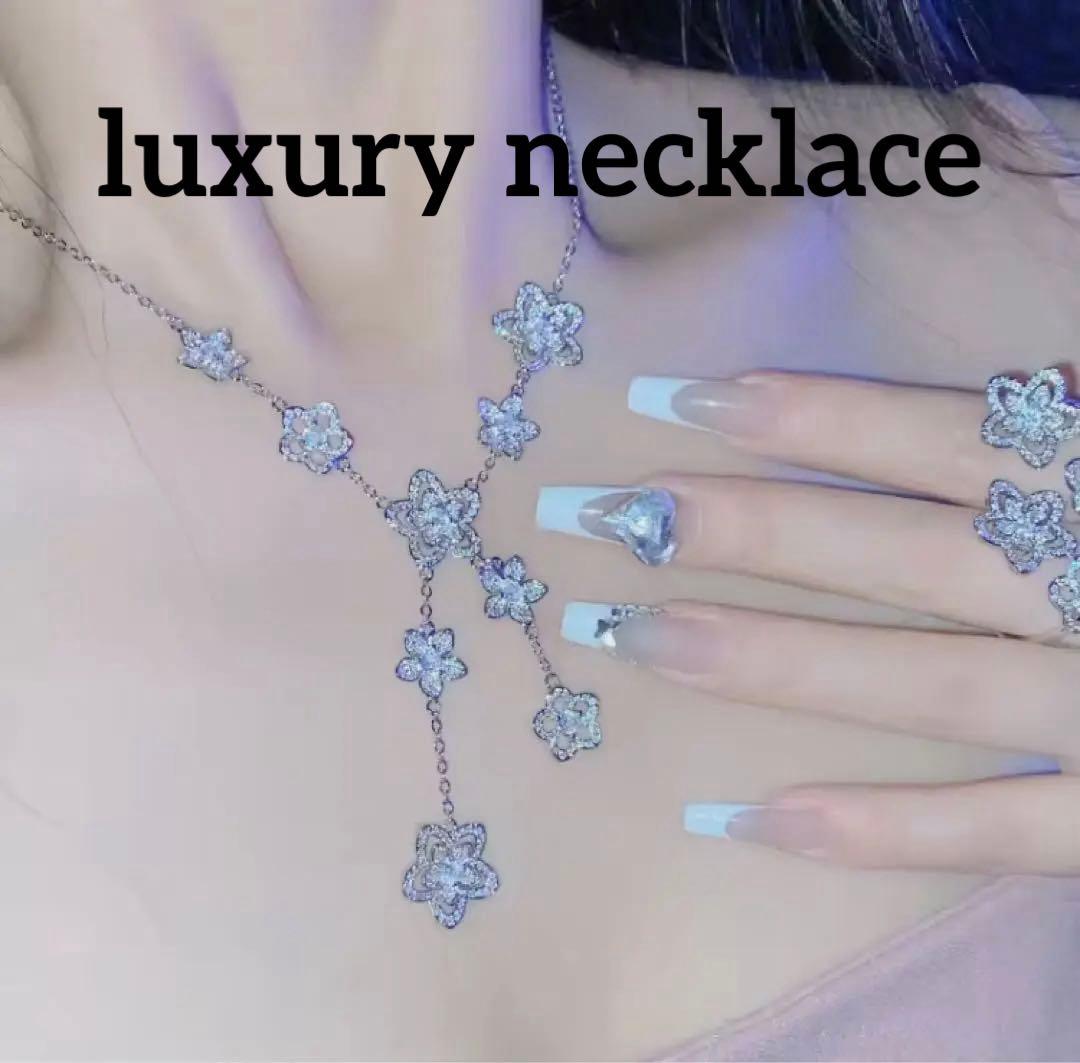 ✨ハイクオリティ✨フラワー　ネックレス　シルバー　モアサナイト