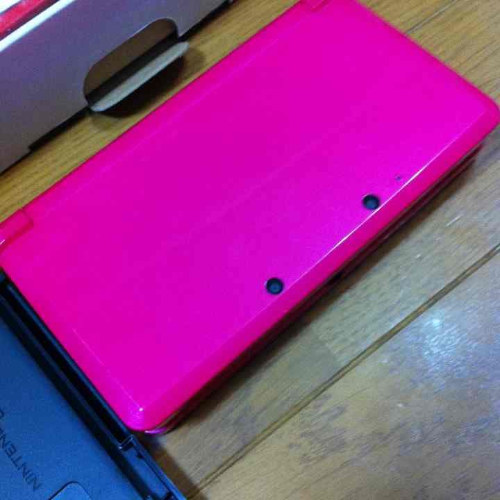 値段下げました！！任天堂3DS箱付き美品付属品全てあります(モンハン4つき