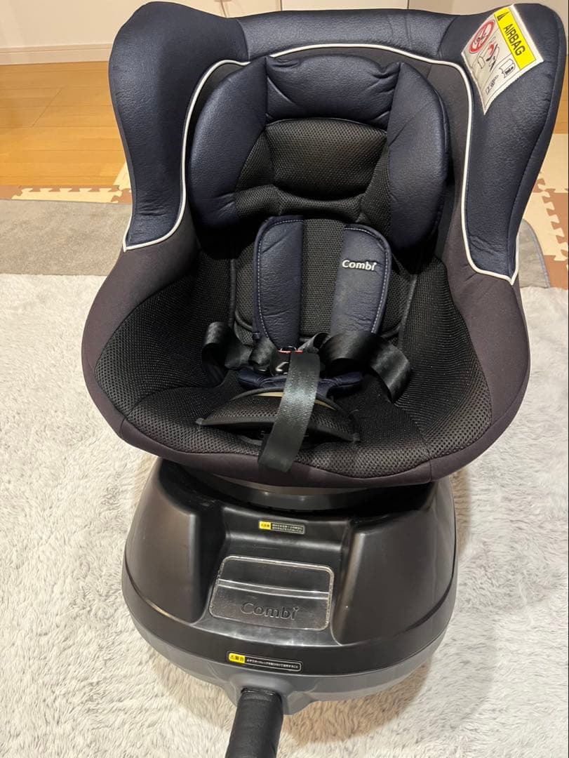 Combi 車用チャイルドシート ネイビー