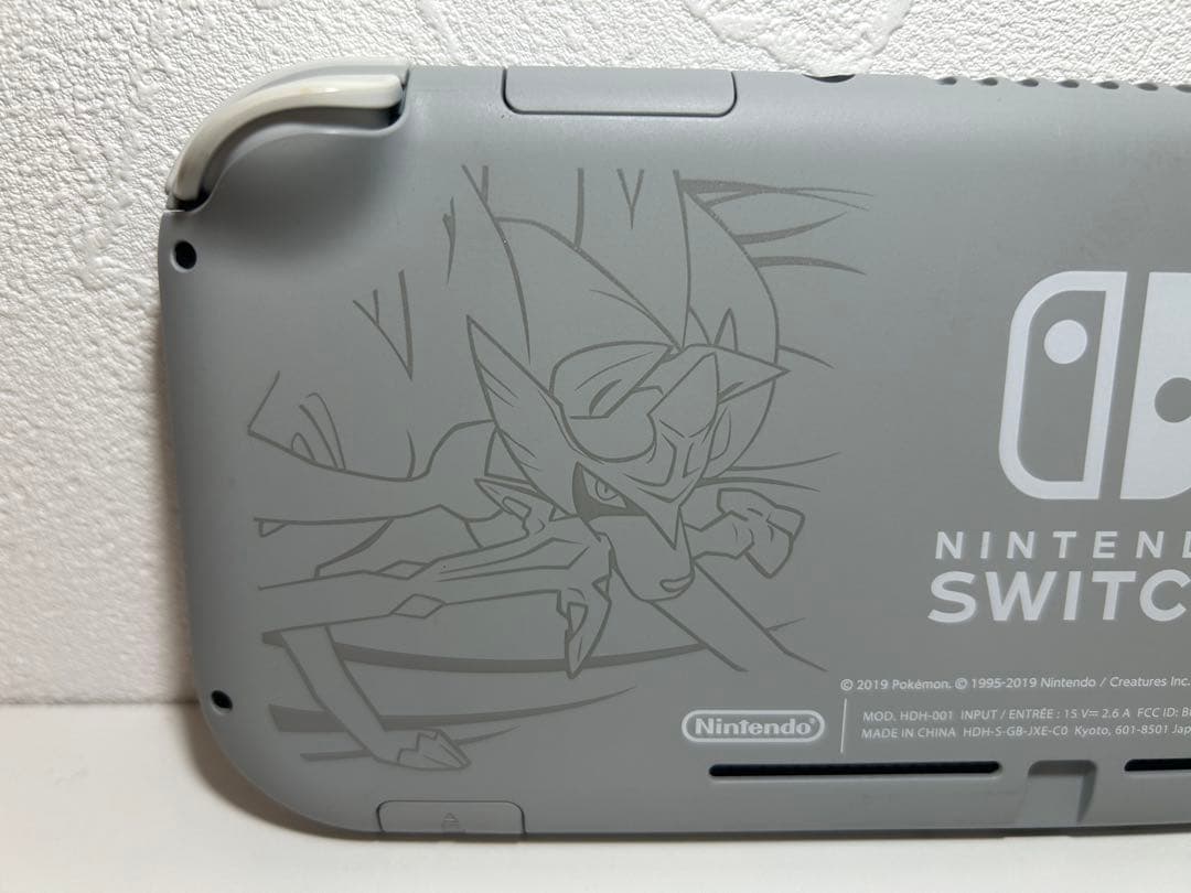 Nintendo Switch Lite ソード&シールドver