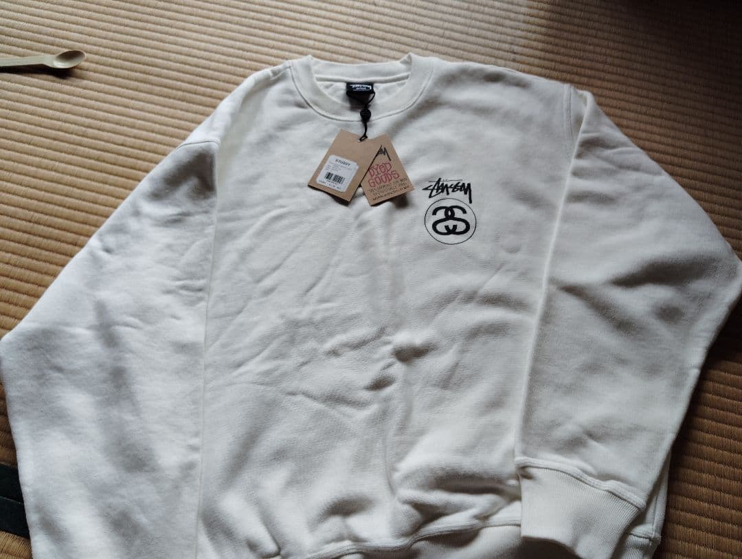 STUSSY ホワイト スウェット Mサイズ　５０%OFF 1/20まで出品