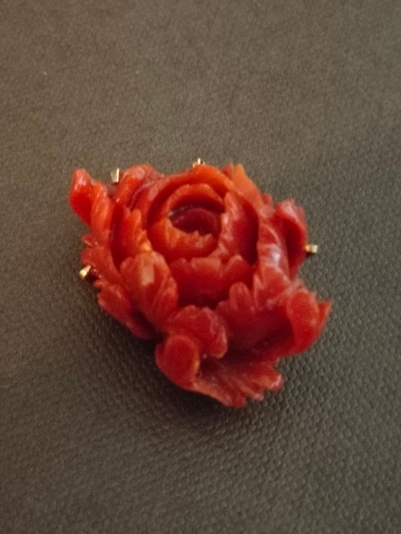 血珊瑚 バラのブローチ18k